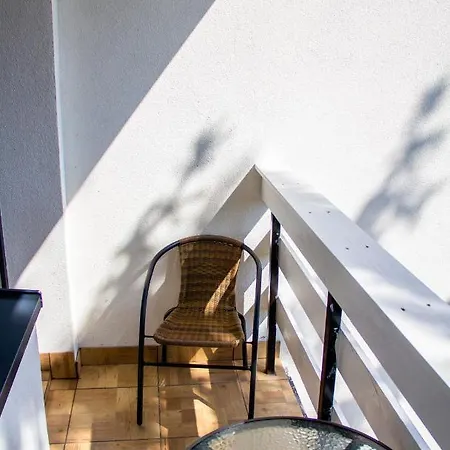 Skarbek Ilawa, Pokoje I Apartamenty *