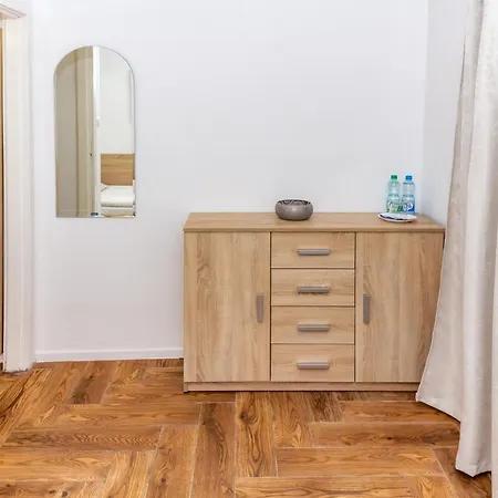 Holiday park Skarbek Ilawa, Pokoje I Apartamenty Ilawa