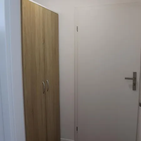 Skarbek Ilawa, Pokoje I Apartamenty *