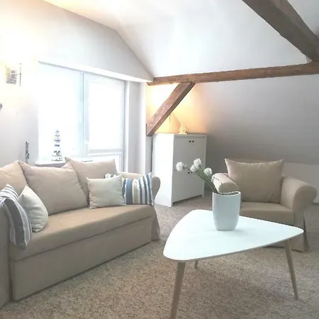 Skarbek Ilawa, Pokoje I Apartamenty